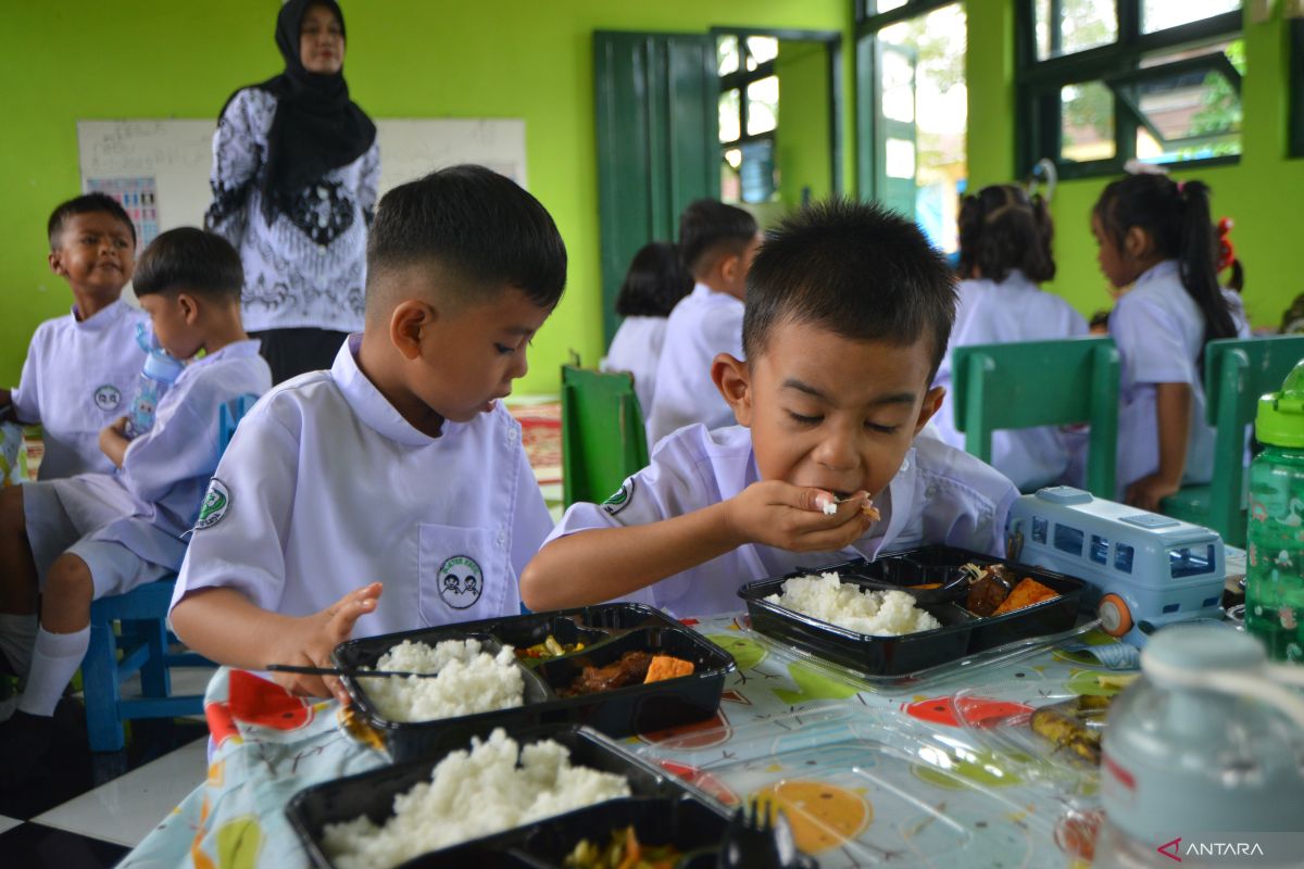 Jangan Salah Paham! MBG Bukan Makan Beracun Gratis, Ini Bukti Negara Tidak Diam